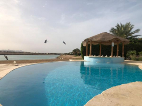 3 BR Villa in EL Gouna we 2 room outside